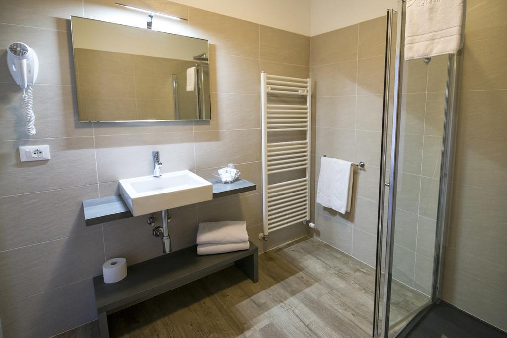 Hotel Bavaria Levico Terme Exterior photo
